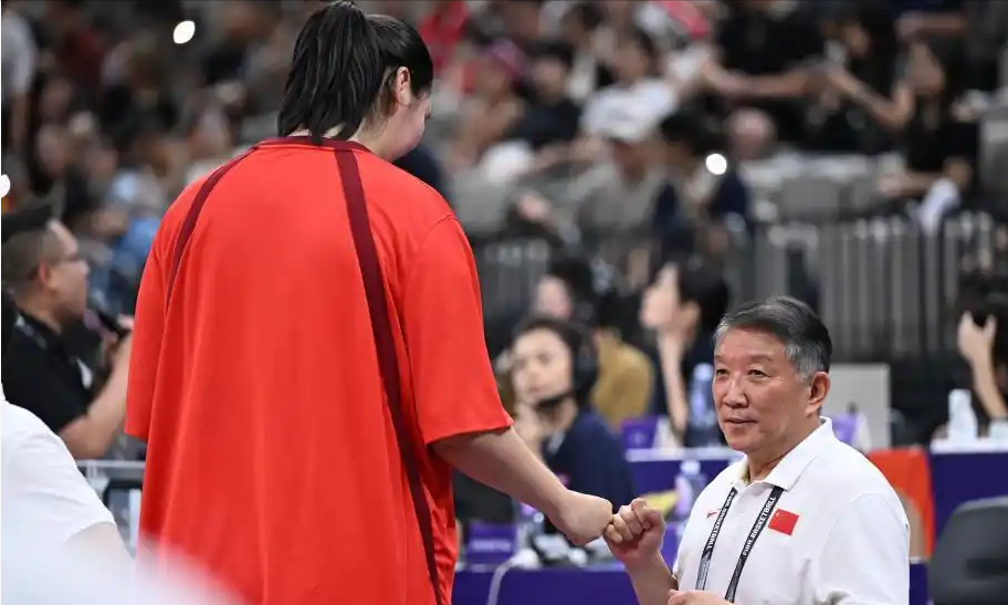 中国队险胜印尼队，李梓嘉关键制胜