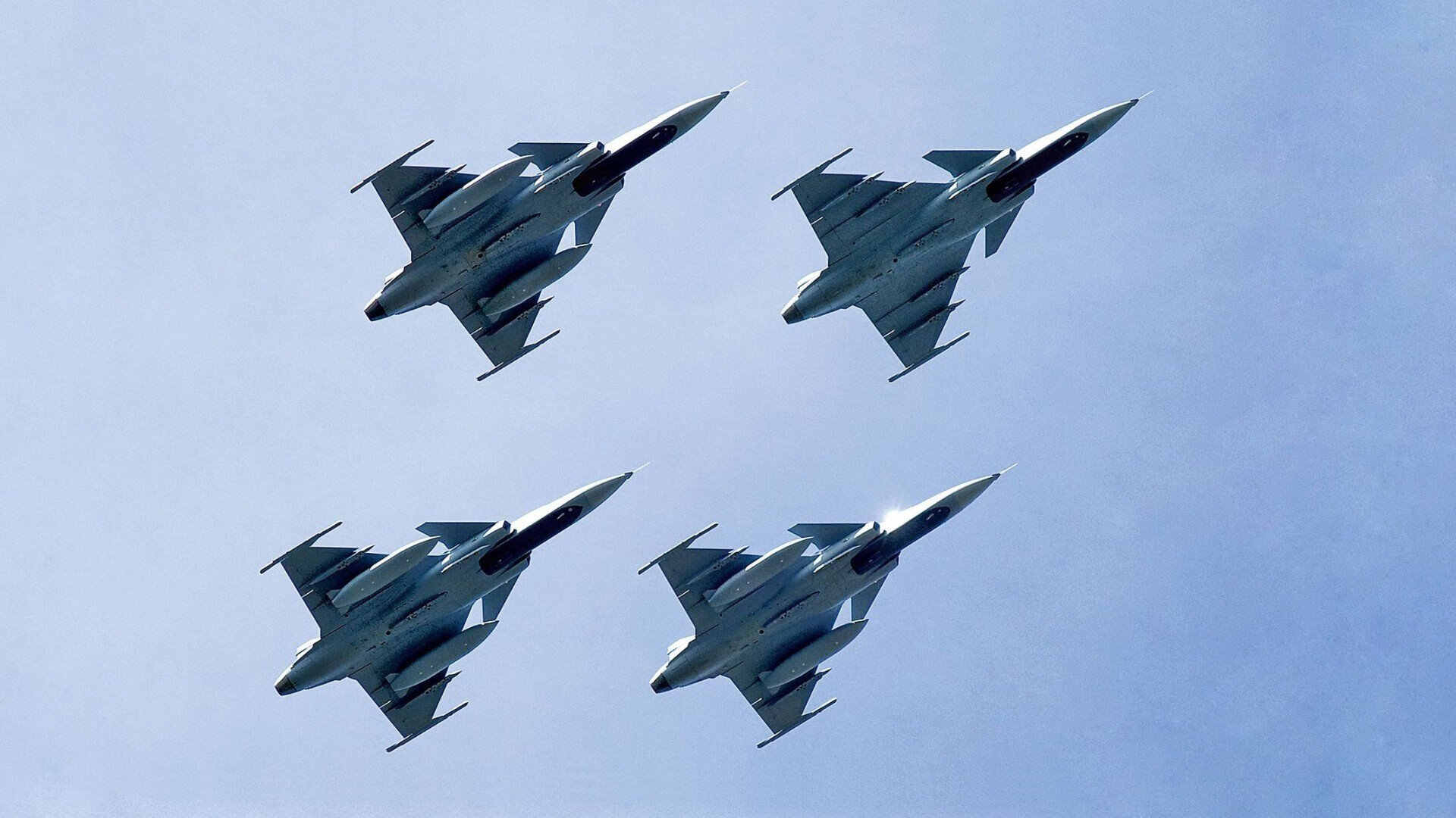 芬兰黑铁冲垮摩纳哥黄金城，巴雷拉以意志铸就唯一存在