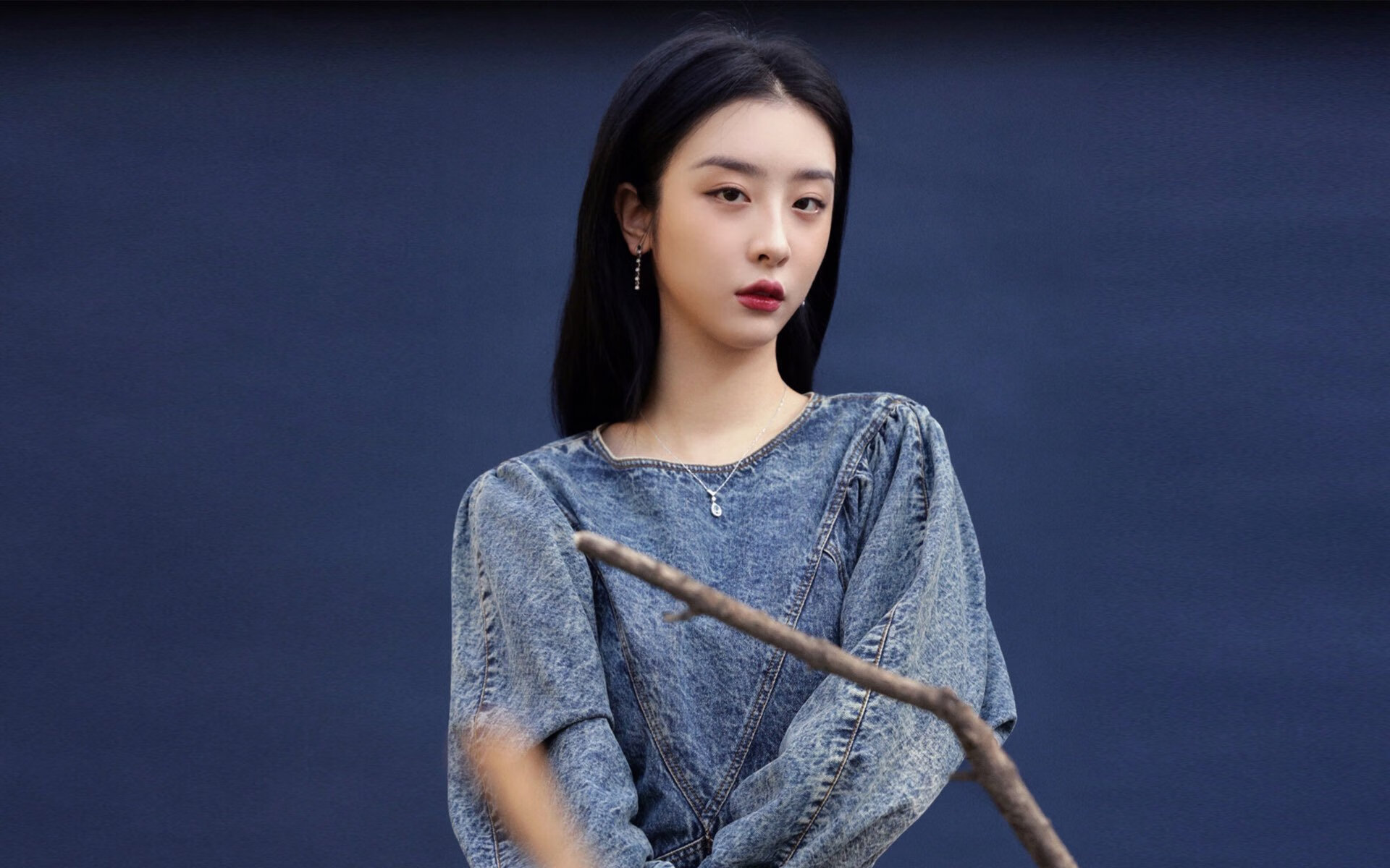 沙漠风暴淬火天选,卡塔尔闪电战刺穿南美雄鹰,莱万致命一击改写世界杯剧本